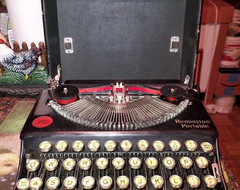 Vintage 1920s-30s Remington Portable Manual Typewriter w/Case