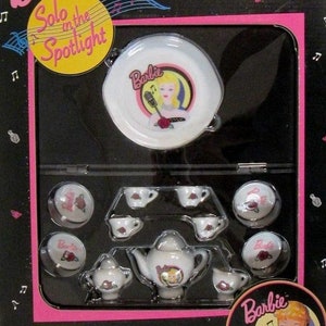 Juegos de té para niños: juego de té de porcelana BARBIE Solo con estuche de peluche para coleccionistas, juego de té ABC