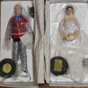 DANSBURY MINT Prince William Princess Kate Wedding, Collectable Porcelain Dolls, Porcelain Figures