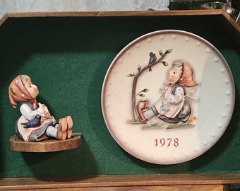 Vintage 1970s Goebel Hummel "Happy Pasttime” #69 Figurine & Matching Annual Plate w/Display Shelf