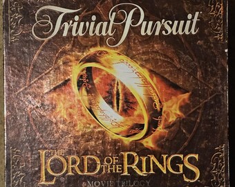 TRIVIAL PURSUIT Lord of the Rings w Ring EUC, 2003 Parker Brothers, Open Box with Sealed Playing Pieces