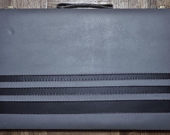 Vintage 3M 1970's BACKGAMMON Set, Black & Ivory Game Pieces, Grey Leatherette Case with Black accents,22" L x 17.5"