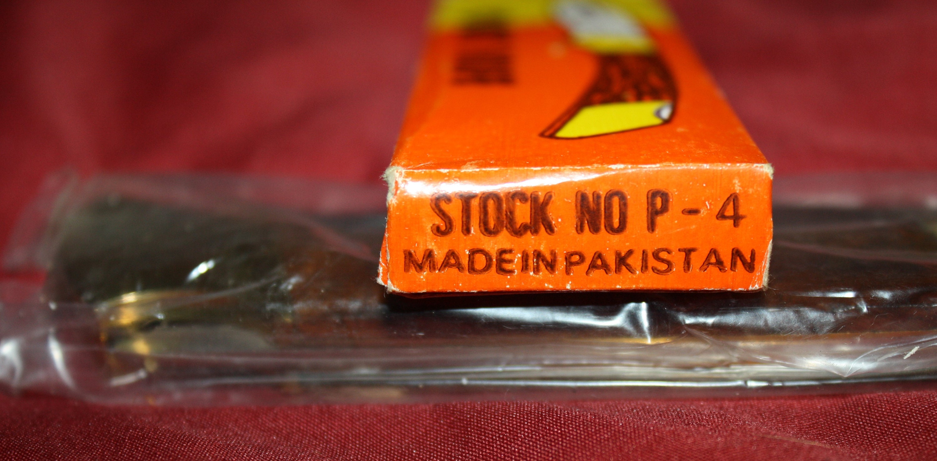 Vintage Romo P4 Wilderness II Pocket Knife, Stainless Lockback Folding