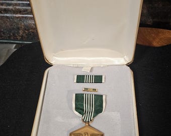 Vintage US Army Commendation Medal