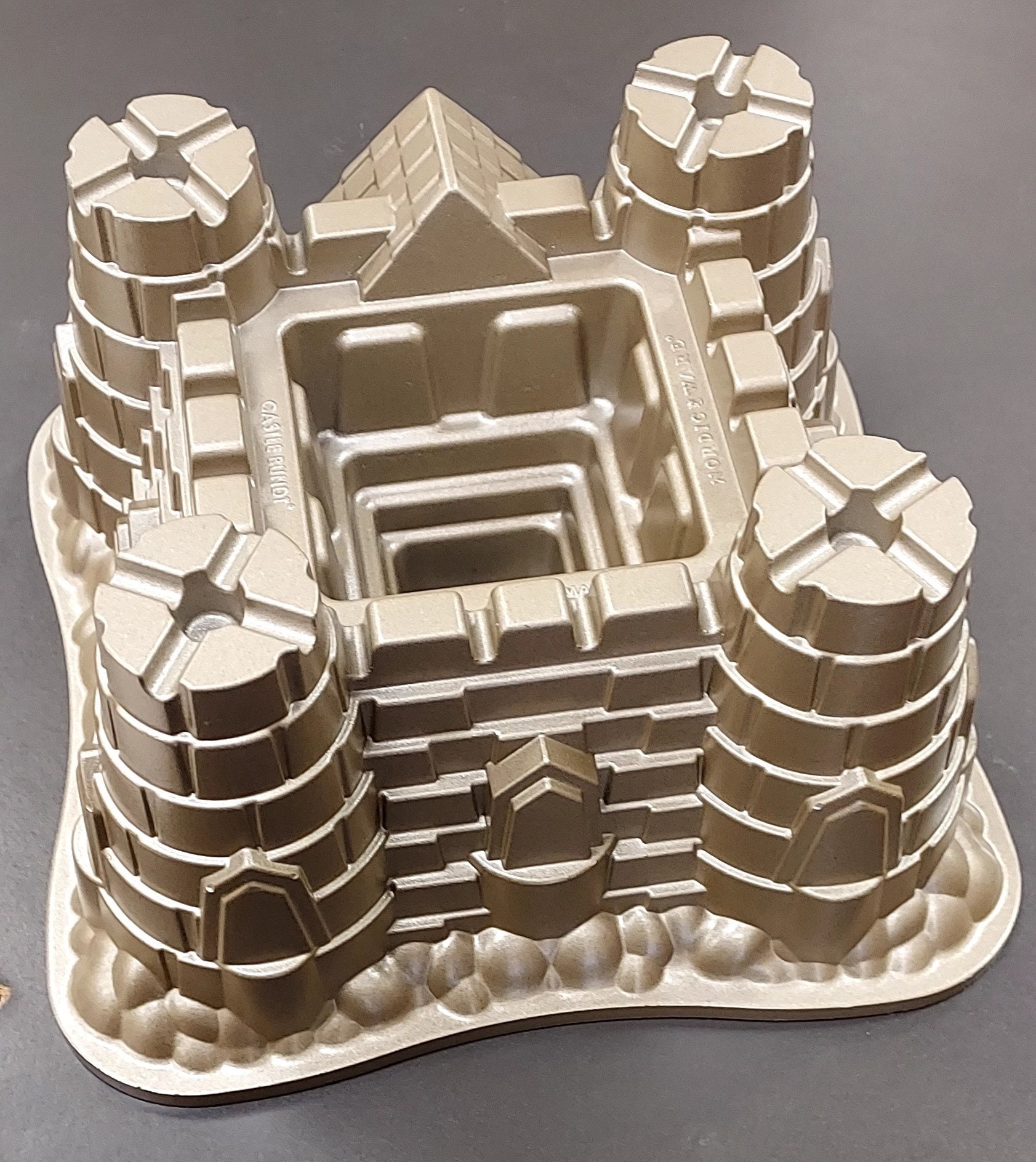 Nordic Ware Sandcastle Cake Pan, Bundt Bakeware, Nonstick Cake Pan