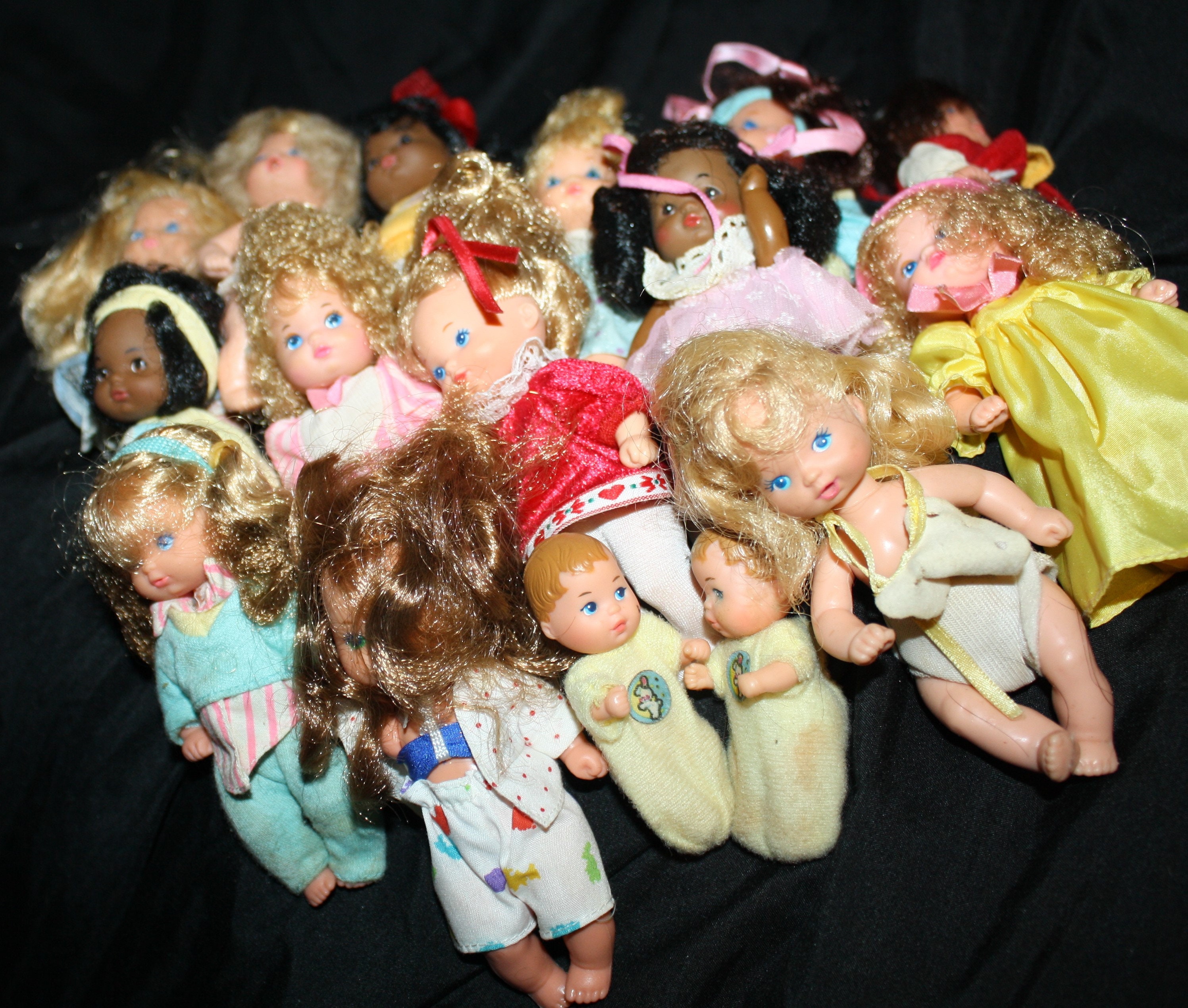 Vintage Mattel Barbie Kelly Dolls and Baby Krissy Dolls 1970s Era, Lot of 16