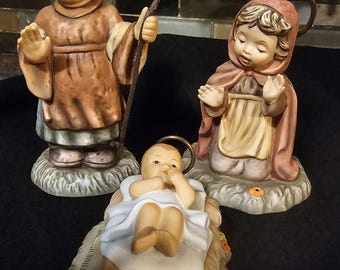 Vintage 1996 Goebel Hummels Religious Figurines and Collector Plates Nativity "Mary & Joseph" Flight into Egypt, Child's Prayer