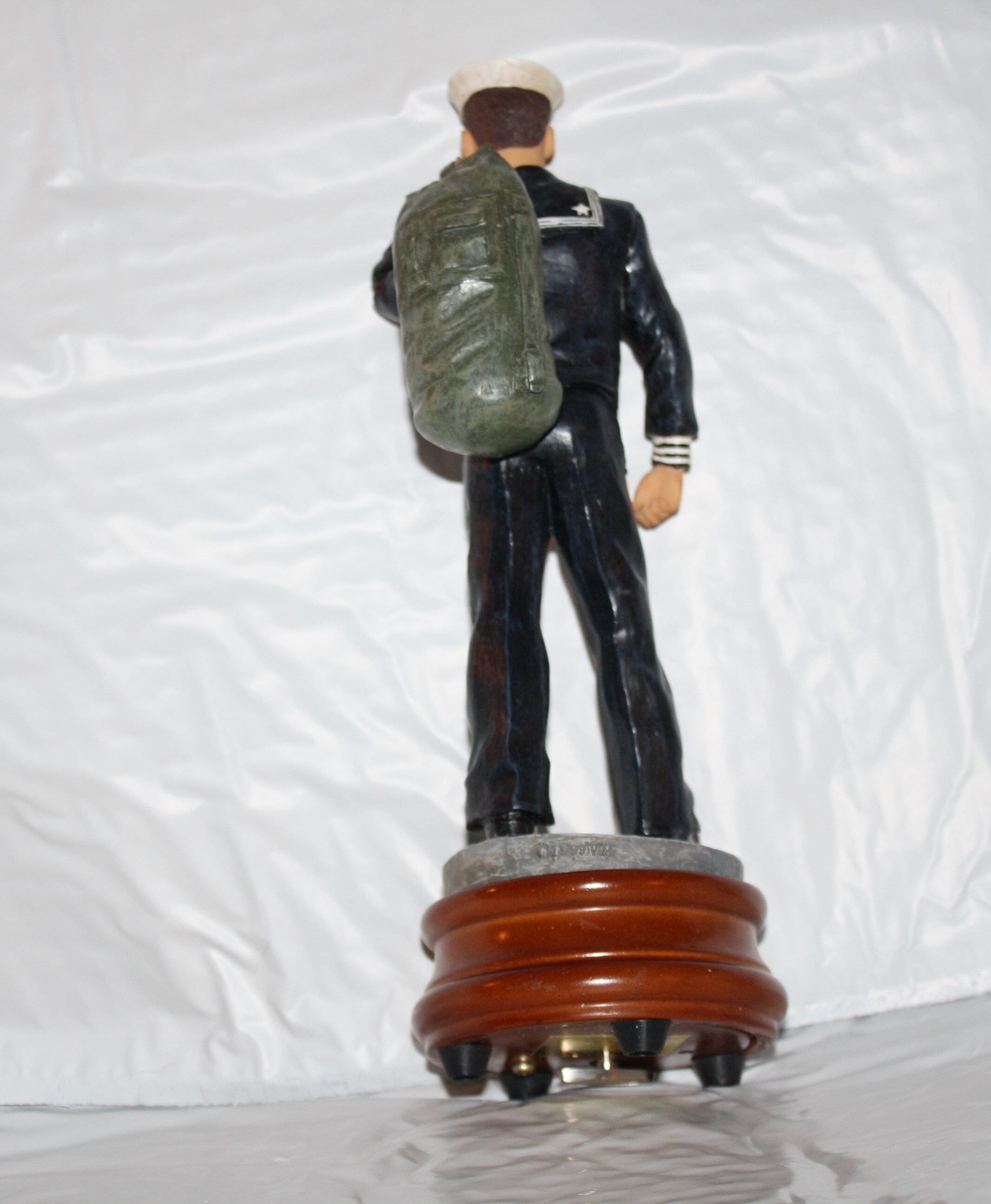 Vanmark American Heroes U.S. Navy Sailor, Musical Figurine Outward