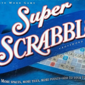 SCRABBLE, Super Scrabble Edition, Scrabble Deluxe Vintage 2-in-1 Wall Edition, Gioco di parole crociate, COMPLETO