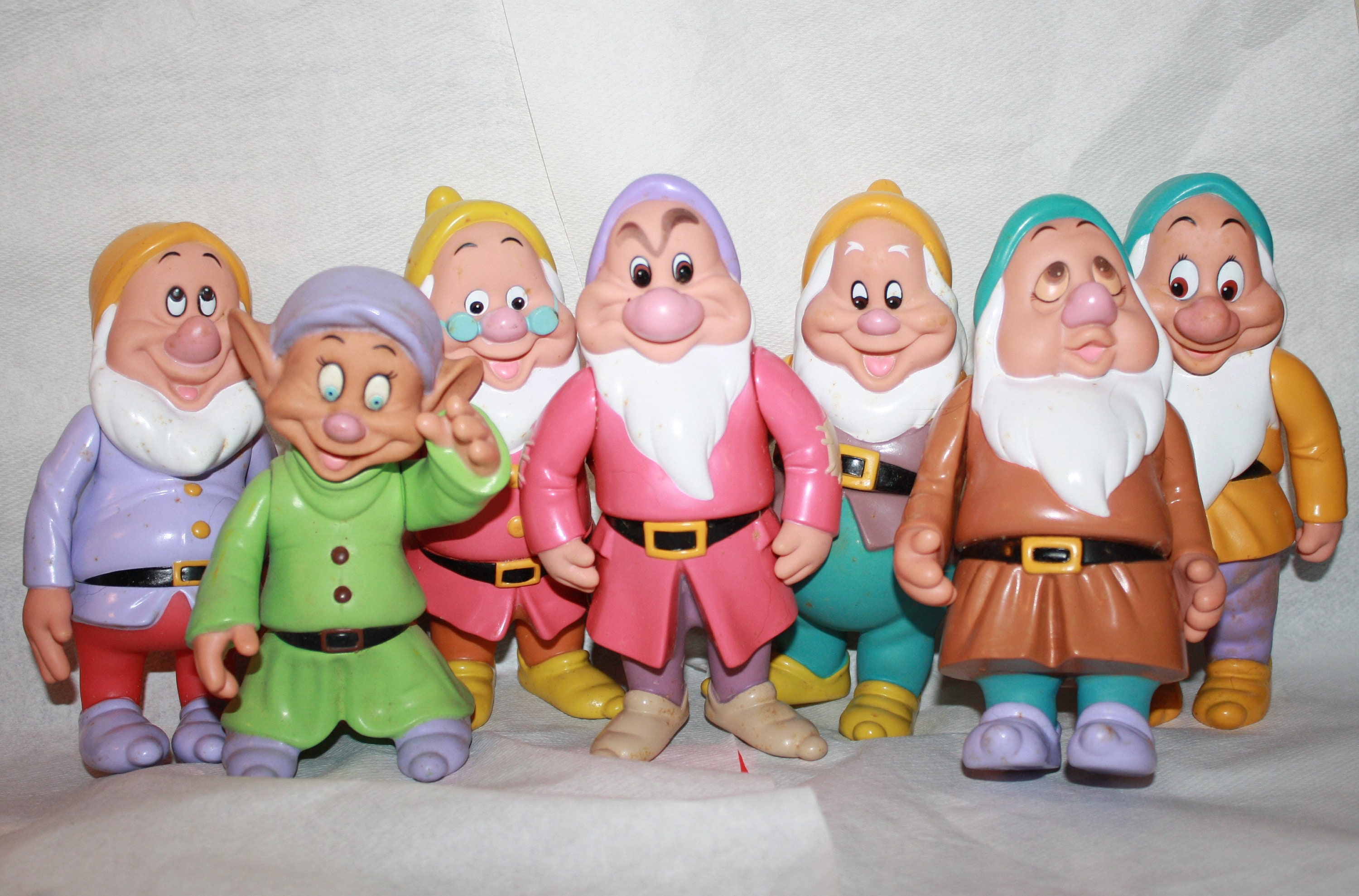 Vintage Walt Disney Co Snow White Seven Dwarfs Rubber Vinyl Figures