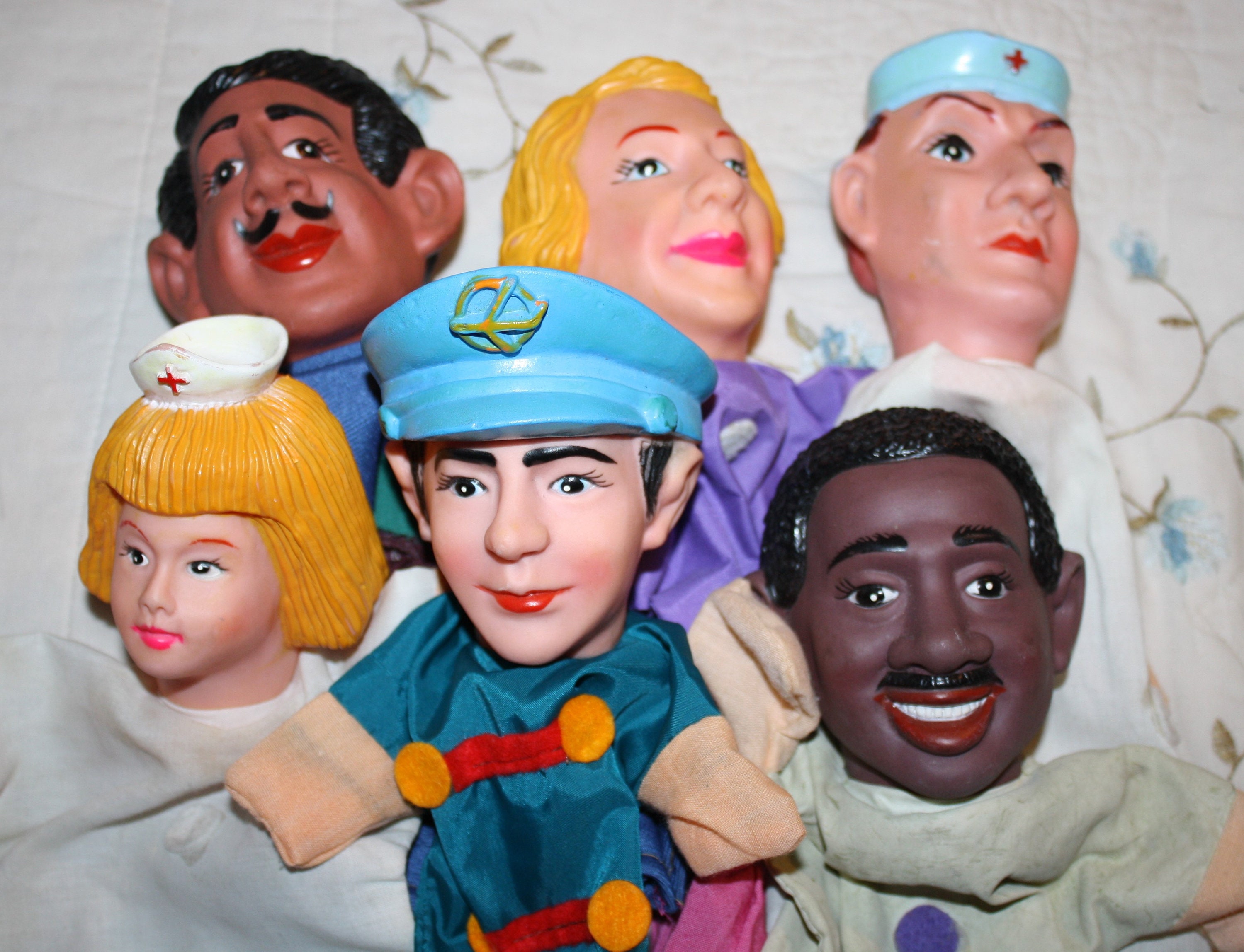 Vintage Mr. Rogers Neighborhood Hand Puppets Lot of 6 Rubber Faces