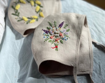 Linen baby bonnet with botanical embroidery, Bonnet with flowers.