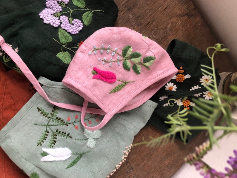 100 /% organic linen; Hand embroidery; embroidered baby bonnet. Linen baby bonnet with botanical embroidery