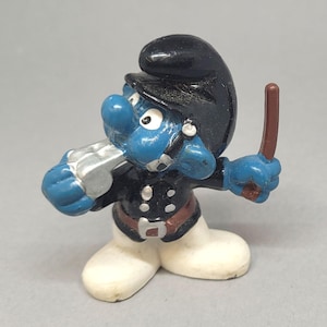 Smurf Policeman with Whistle Smurfs PVC figurine Schleich Peyo 1981