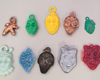 Vintage Faces Charms Lot of 10 Different Plastic Gumball Prizes Clowns Tribal