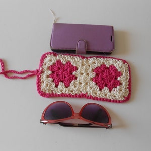 Custodia per occhiali all'uncinetto, porta telefono, borsa quadrata della nonna all'uncinetto, custodia per occhiali da sole, idea regalo all'uncinetto per lei, piccola custodia all'uncinetto a mano