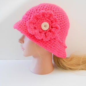 Gehäkelte Eimermütze. Gehäkelte Cloche Mütze. Häkelmütze mit Blume.1920 Flappermütze. Gehäkelte Mütze für Frauen. Irische Häkelmütze.