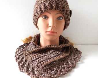 Conjunto de gorro y bufanda de crochet hechos a mano - Accesorios de invierno. Ideas de regalos de Navidad para mujeres.