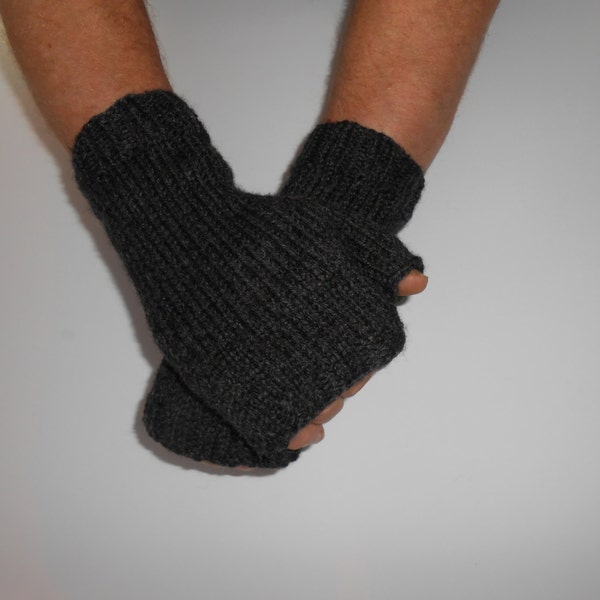 Fingerless gloves for men, Gift for Him  hand knit gray fingerless mittens. Texting gloves. Woolen wrist warmers.  Dog walker gift.