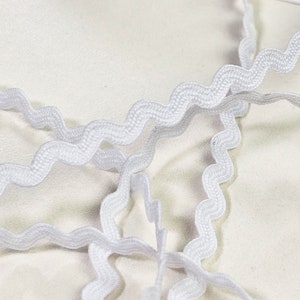 Ruban blanc pour rick rack, 0,3 cm/0,12 pouce de large, garniture jumbo ric rac blanc pur, vendu par mètre, ST1082