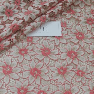 Rosa mit beige Spitze mit Kordel, Französische Spitze, Chantilly-Spitze, Brautspitze, Hochzeitspitze, Ausgebogtete Blumenspitze Unterwäsche LL76991