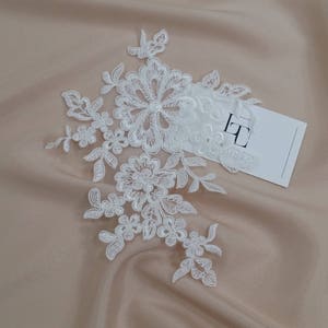 Applicazione in pizzo avorio, pizzo avorio, applicazione in pizzo Chantilly francese, pizzo 3D, applicazione da sposa, Applicazione M0049