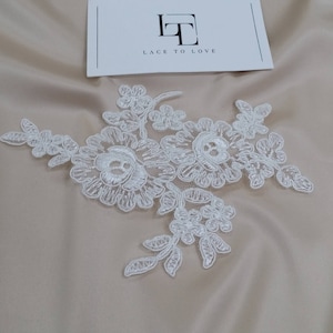 Applique de dentelle ivoire, dentelle ivoire, applique de dentelle de Chantilly française, dentelle 3D, applique de mariée, applique M0023