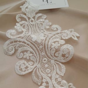 Applicazione in pizzo avorio, pizzo avorio, applicazione in pizzo Chantilly francese, pizzo 3D, applicazione da sposa, Applicazione M0044