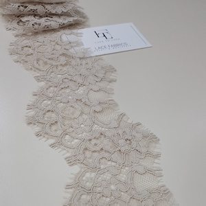 Renda em pó leve com acabamento por metro, renda espanhola com acabamento em renda Alençon, vestido de noiva com acabamento em renda branca, véu de mantilha bordado L11064