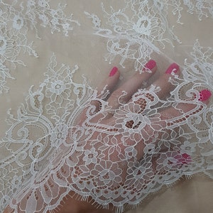 Tissu dentelle blanc cassé, dentelle de cils chantilly française ivoire clair, dentelle de voile de mariage pour mariée, vendu au mètre, L83325