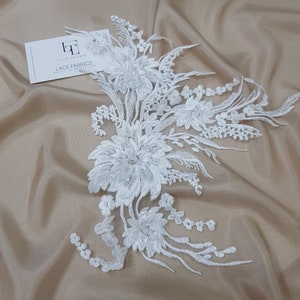 Applicazione in pizzo avorio, applicazione in pizzo con perline, applicazione in pizzo Chantilly francese, pizzo 3D, applicazione in pizzo da sposa M0095