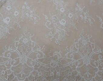Renda marfim claro, renda francesa, renda bordada com efeito cílios, renda para noivas, renda branca, renda para véu, renda para lingerie, renda Chantilly EVS83325
