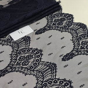 Zwarte delicate Franse chantilly-kant op maat gesneden, zwart kantdecoratielint, zwarte delicate fourniturenkant, LMT5551
