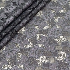 Tela de encaje elástico gris con lila, J30024