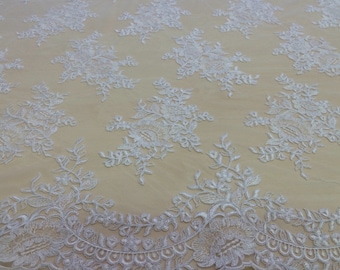 Snövit spetstyg på metervara, Fransk spets, Broderad spets Bröllopsspets Vit spets Slöjespets Lingeriespets Chantilly-spets KSBY80952C