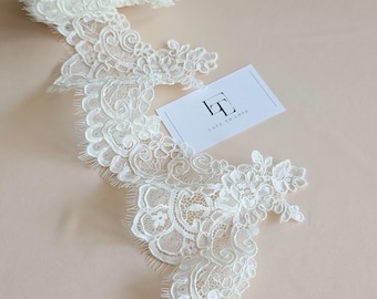 Off white Chantilly lace trimming with cord, light ivory French lace, Wedding lace, WDL6018_1