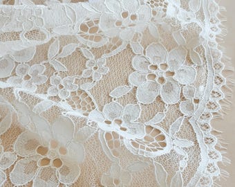 Ivory Wimperntusche Französische Spitze Stoff L44911