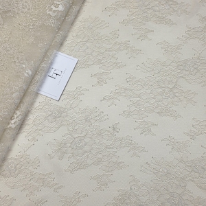 Tissu dentelle beige clair, dentelle Chantilly française couleur chair, matériau de la dentelle pour voile de mariée, vendu au mètre, WD2004