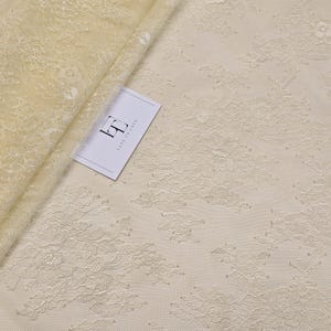 Tissu dentelle jaune clair, tissu délicat de dentelle de chantilly française floral ivoire foncé, matériel de dentelle de voile de mariage de mariée, vendu par mètre, WD2009