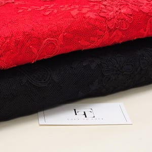 Geschnürte französische Chantilly-Spitze, Brautschleierspitze mit Wellenschliff, rote und schwarze Spitze Meterware.