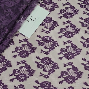 Delicado tejido de encaje Chantilly morado cortado a medida, encaje lila para vestido de novia, tejido de encaje para velo, J997701