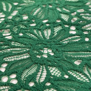 Tissu en dentelle épais vert vendu au mètre, tissu en dentelle à fleurs chaud, matériau en dentelle pour robe de soirée pour cils, J77912