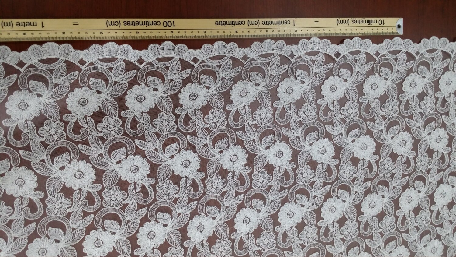 Ivory Lace La6001