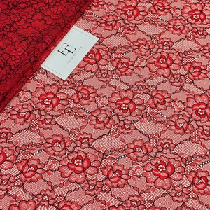 Rood met zwarte kantstof, Chantilly-kant, Frans kant, bruidskant, bruiloftkant, avondjurkkant, lingeriekant, J456611