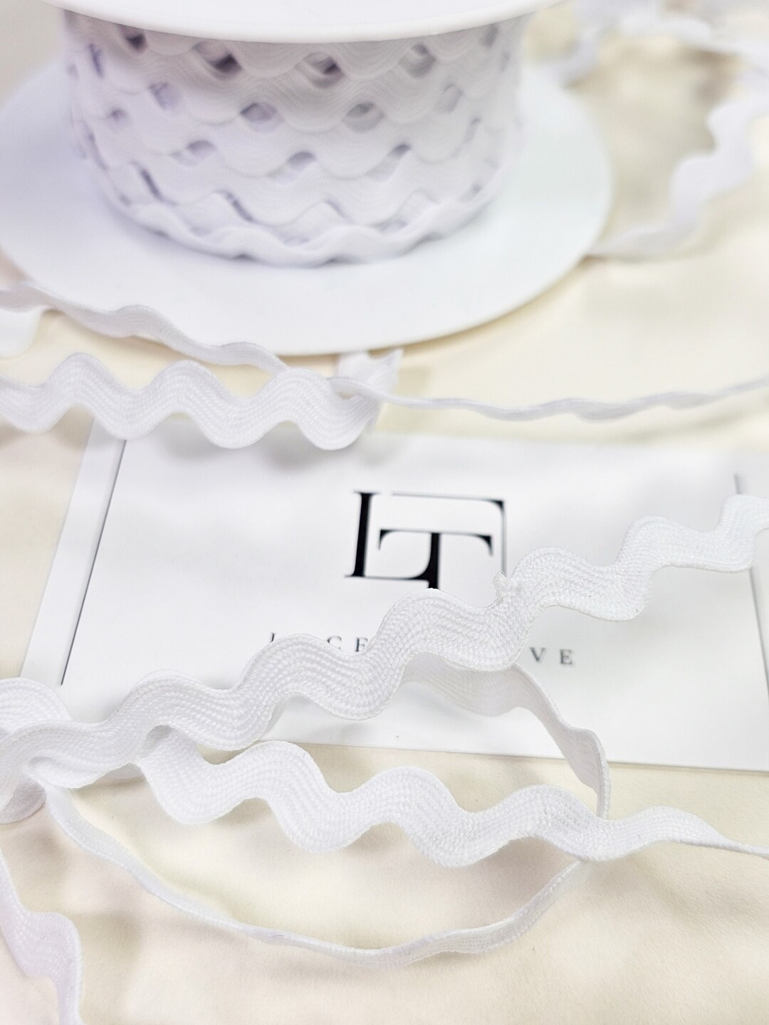 White Rick Rack Ribbon, 1.4 Cm/0.55 Inches Wide, Pure White Jumbo Ric ...