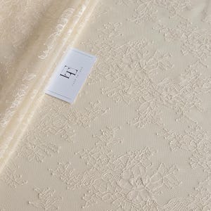 Tissu dentelle rose saumon clair, tissu de dentelle Chantilly française de couleur rose pâle, matériau de dentelle de voile de mariage de mariée, vendu par mètre, WD2016