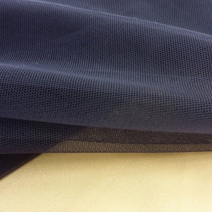 ダークブルーのチュール生地 - 幅55インチ（140 cm） - メートル単位で販売 T13125