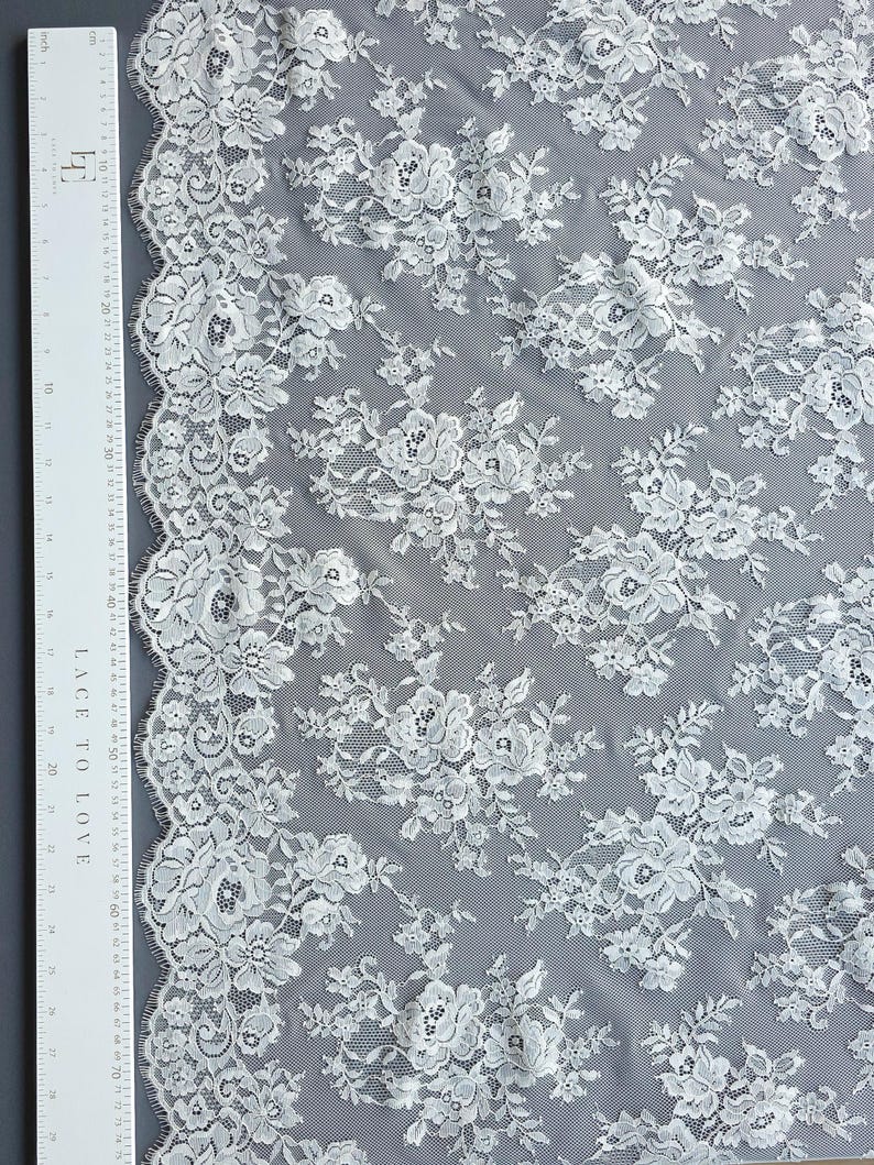 Cluster Ruller Cream Lace Fabric, Light Beige Vintage French Chantilly Eyelash Cloth ...