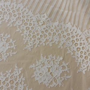 Off White lace fabric, French lace, Chantilly lace Bridal lace Wedding lace White lace Veil lace Scalloped Floral lace Lingerie L656782
