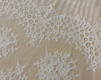 Off White lace fabric, French lace, Chantilly lace Bridal lace Wedding lace White lace Veil lace Scalloped Floral lace Lingerie L656782